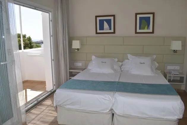 Üç Kişilik Oda, Balkon, Deniz Manzaralı