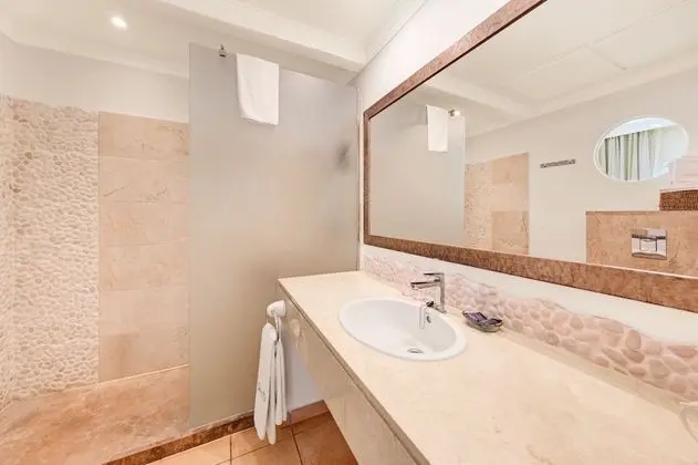 Üç Kişilik Oda, Balkon, Deniz Manzaralı