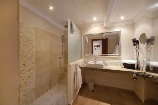 Üç Kişilik Oda, Balkon, Deniz Manzaralı