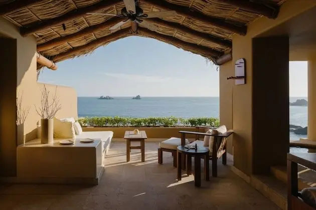 Cliffside Ocean Front Suite