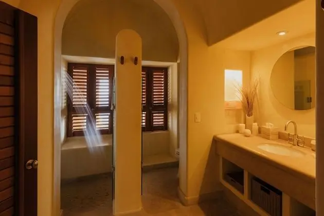 Cliffside Ocean Front Suite