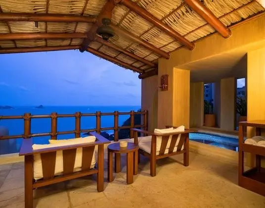 Cliffside Ocean Front Suite