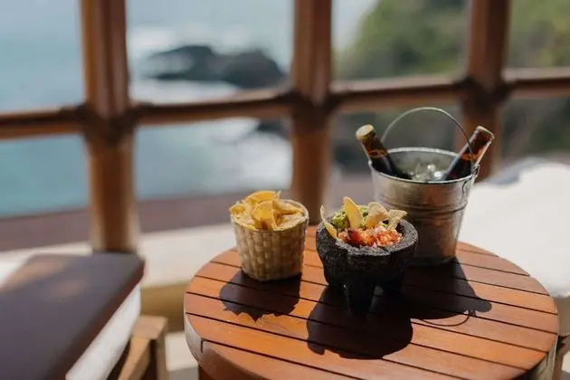 Cliffside Ocean Front Suite