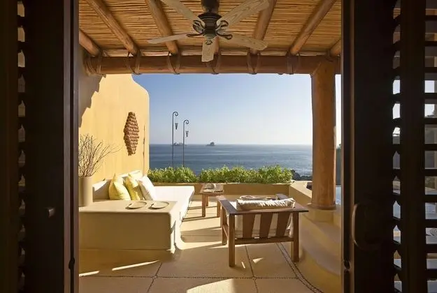 Romance Deluxe Ocean Front Suite
