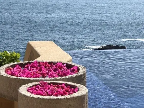 Romance Deluxe Ocean Front Suite