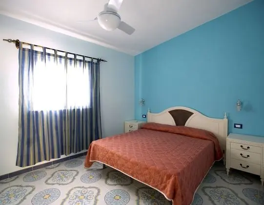 Üç Kişilik Oda, Deniz Manzaralı