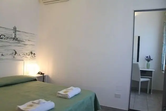 Standard Tek Büyük Yataklı Oda