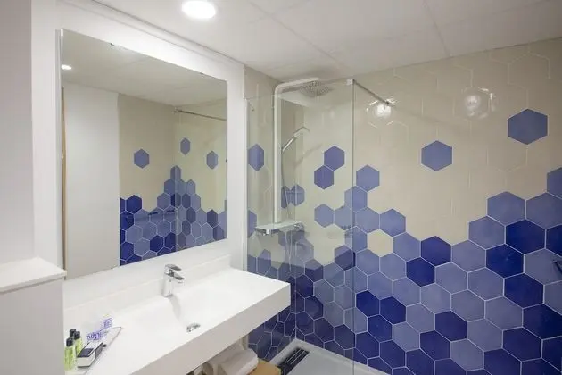 Üç Kişilik Oda, Havuz Manzaralı (3 Adults)