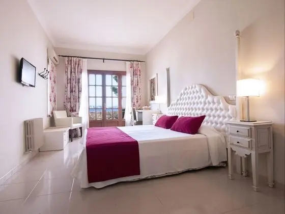 Superior Tek Büyük Yataklı Oda, Balkon, Deniz Manzaralı