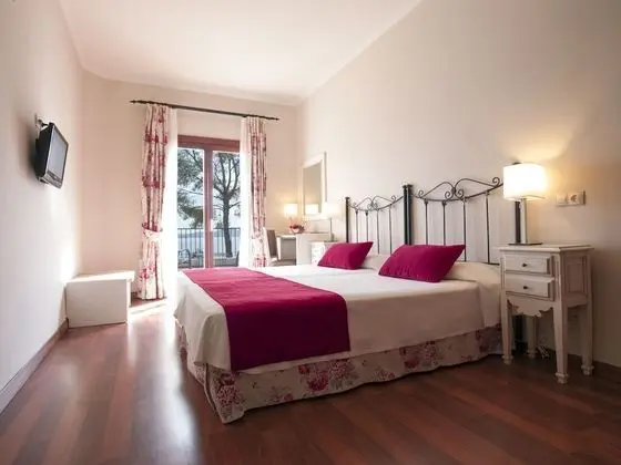 Tek Büyük Yataklı Oda, Balkon, Deniz Manzaralı