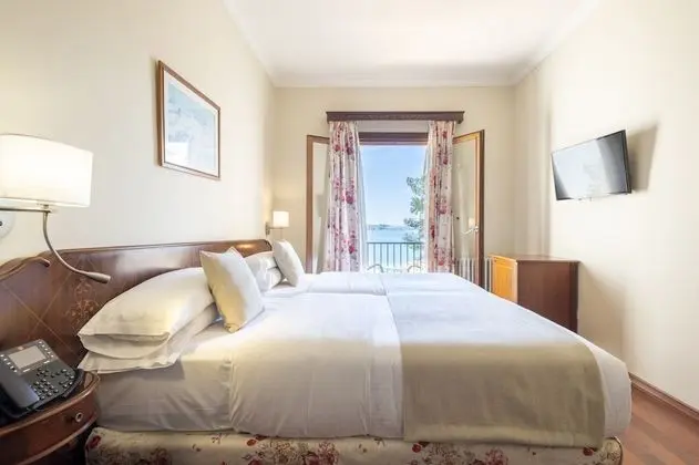 Tek Büyük Yataklı Oda, Balkon, Deniz Manzaralı