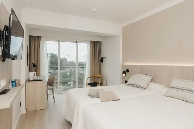 Tek Büyük Yataklı Oda, Deniz Manzaralı (2 adults and 1 child)