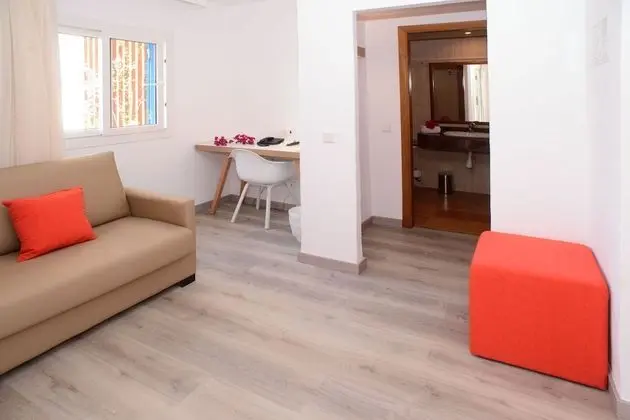 Tek Büyük Yataklı Oda, Teras, Bahçe Manzaralı