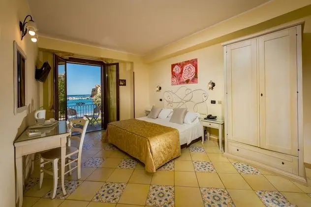 Oda, Balkon, Deniz Manzaralı