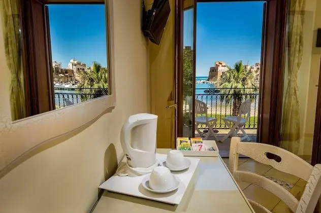 Oda, Balkon, Deniz Manzaralı