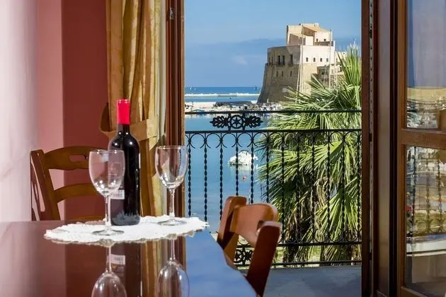 Oda, Balkon, Deniz Manzaralı