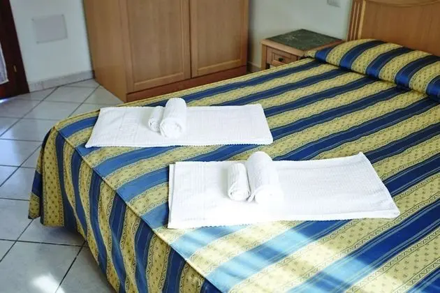 Classic Tek Büyük Yataklı Oda