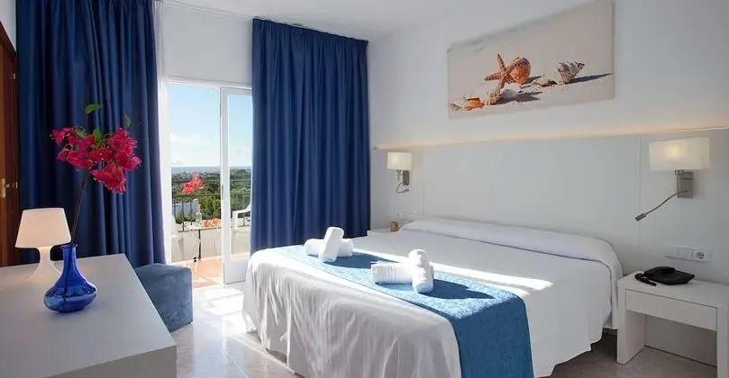 Standard Tek Büyük Yataklı Oda, Balkon, Bahçe Manzaralı