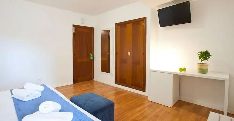 Standard Tek Büyük Yataklı Oda, Balkon, Bahçe Manzaralı