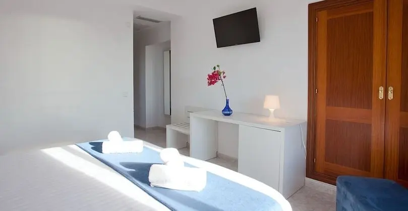 Standard Tek Büyük Yataklı Oda, Balkon, Bahçe Manzaralı
