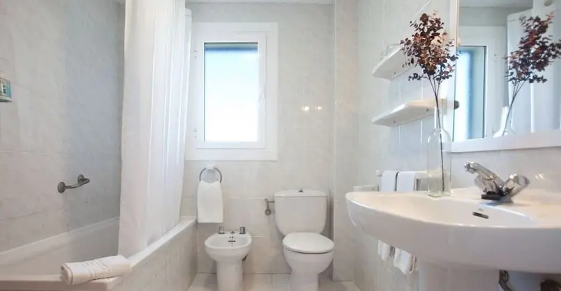 Standard Tek Büyük Yataklı Oda, Balkon, Bahçe Manzaralı