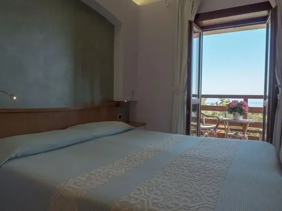 Standard Tek Büyük veya İki Ayrı Yataklı Oda, Deniz Manzaralı