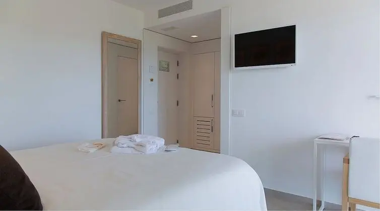 Standard Tek Büyük veya İki Ayrı Yataklı Oda, Balkon