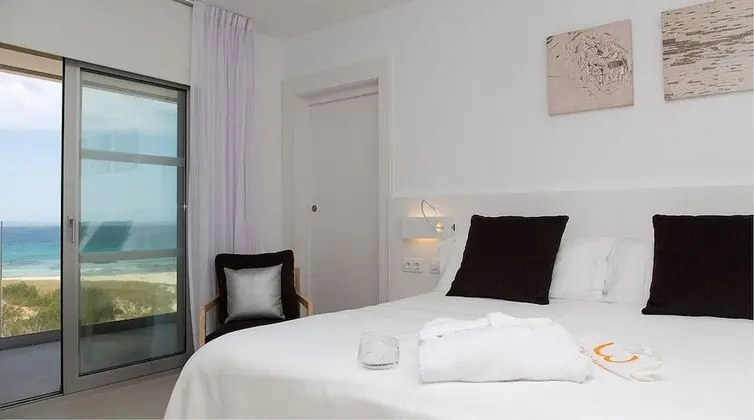 Tek Büyük veya İki Ayrı Yataklı Oda, Balkon, Deniz Manzaralı