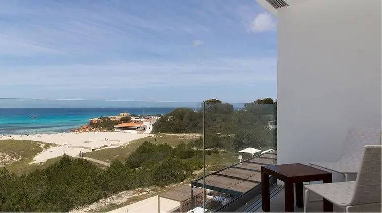 Tek Büyük veya İki Ayrı Yataklı Oda, Balkon, Deniz Manzaralı