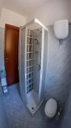 Economy Tek Büyük veya İki Ayrı Yataklı Oda, Ortak Banyo