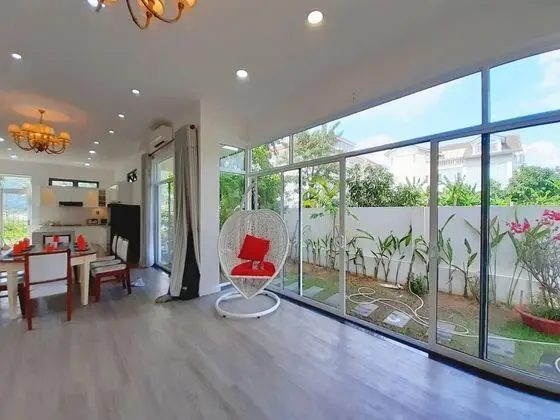 Villa (Loius & Annie)