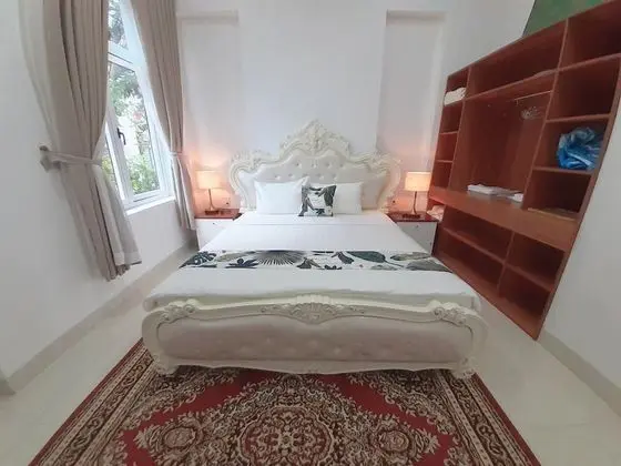 Villa (Loius & Annie)