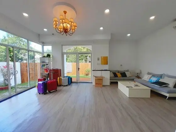 Villa (Loius & Annie)