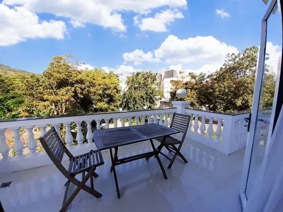 Villa (Loius & Annie)