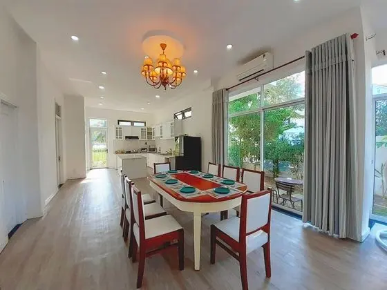 Villa (Loius & Annie)