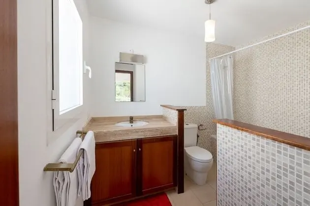 Tek Büyük Yataklı Oda, Ortak Banyo