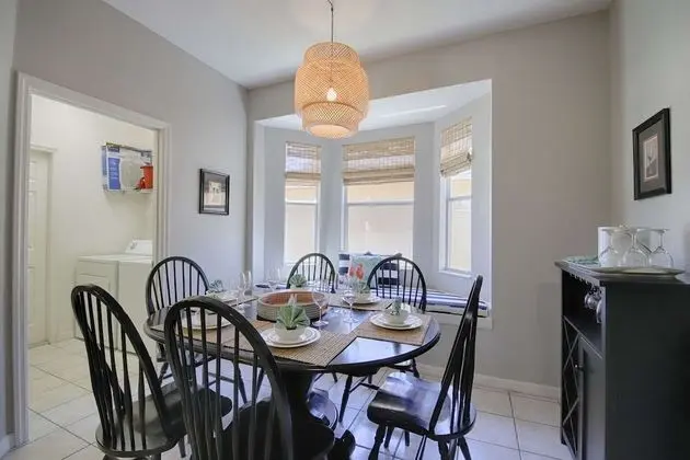 Villa (428 Calabay Parc)