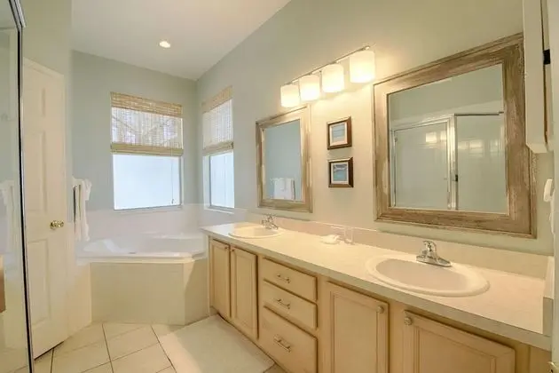 Villa (428 Calabay Parc)