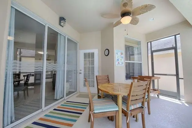 Villa (428 Calabay Parc)