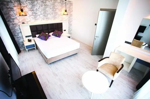 Corner Suite, Deniz veya Kara Manzaralı
