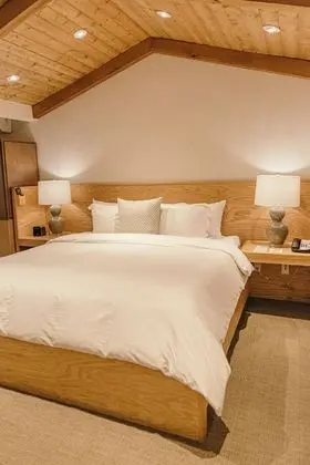Signature Single Suite Cottage
