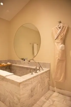 Signature Single Suite Cottage