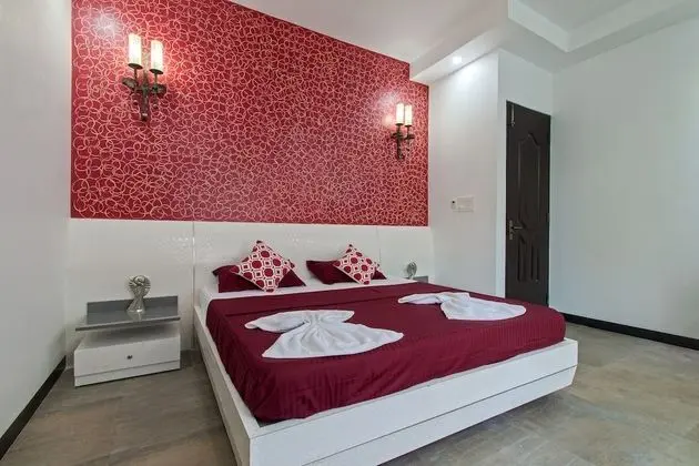 Deluxe Villa, Birden Çok Yatak, Balkon, Havuz Manzaralı