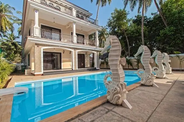 Deluxe Villa, Birden Çok Yatak, Balkon, Havuz Manzaralı