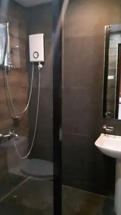 Family Oda, Özel Banyo (Aircon)