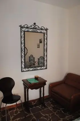 İki Ayrı Yataklı Oda, Ortak Banyo