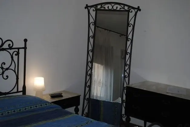 Tek Büyük Yataklı Oda, Ortak Banyo