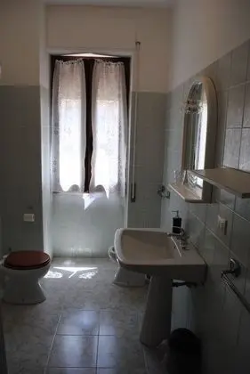Tek Büyük Yataklı Oda, Ortak Banyo
