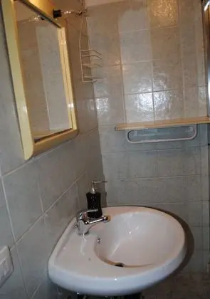 Tek Büyük Yataklı Oda, Ortak Banyo