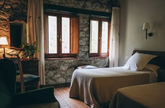 Tek Büyük veya İki Ayrı Yataklı Oda